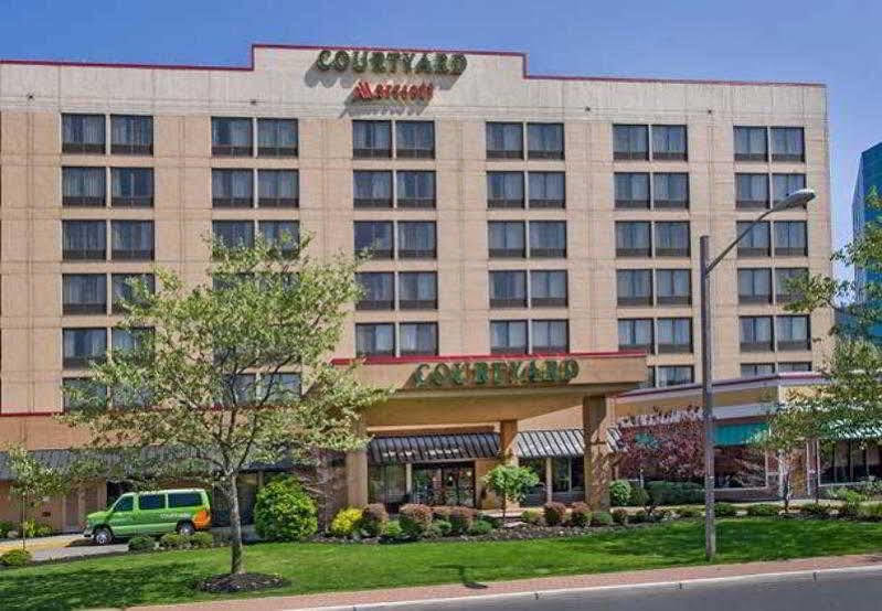 Courtyard By Marriott Secaucus Meadowlands Hotell Eksteriør bilde